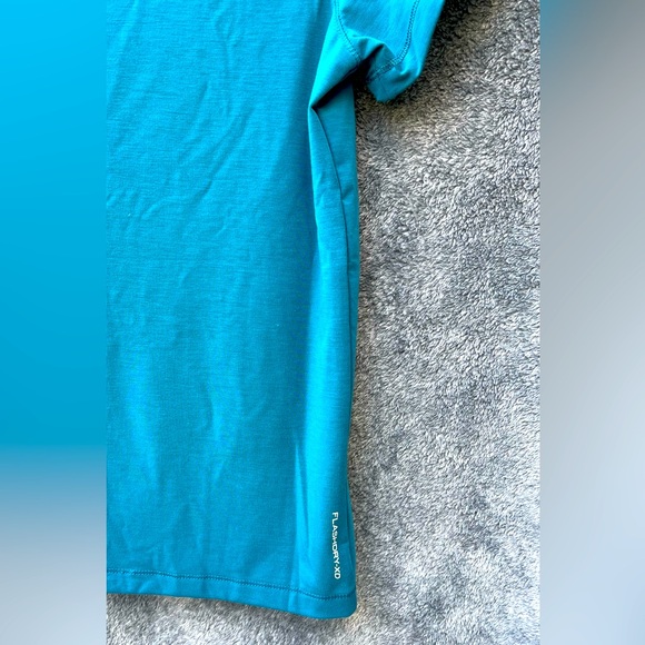 The North Face Standard Fit Crew Tee! Loosefit - Picture 5 of 6